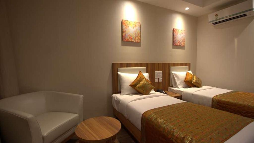 Hotel Le Roi Raipur At Raipur Railway Station מראה חיצוני תמונה
