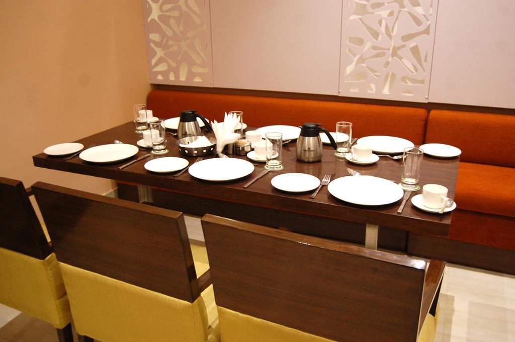 Hotel Le Roi Raipur At Raipur Railway Station מראה חיצוני תמונה