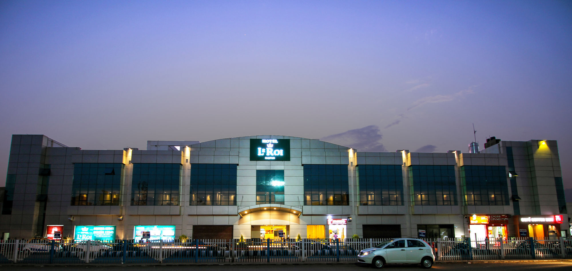 Hotel Le Roi Raipur At Raipur Railway Station מראה חיצוני תמונה