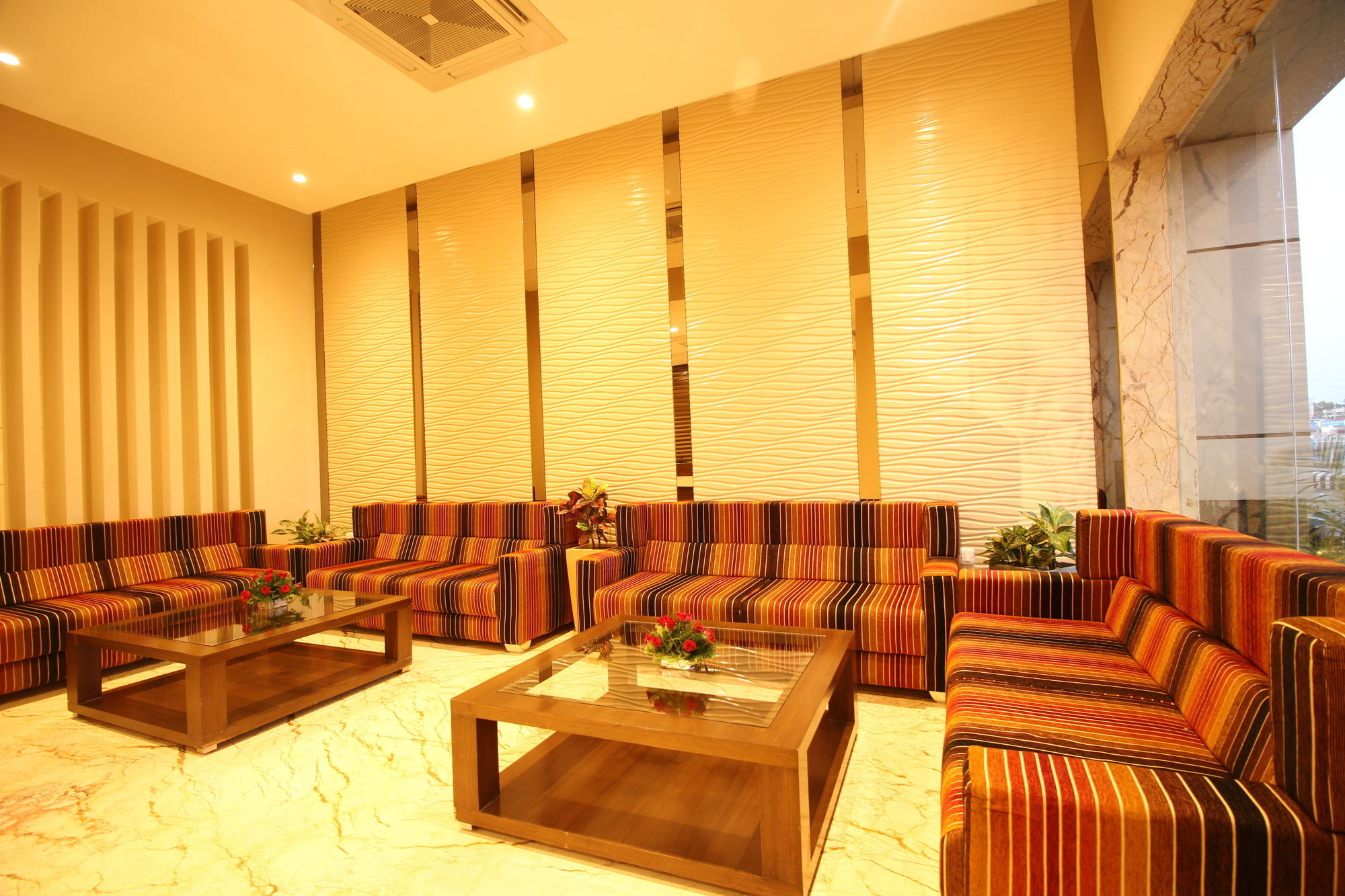 Hotel Le Roi Raipur At Raipur Railway Station מראה חיצוני תמונה